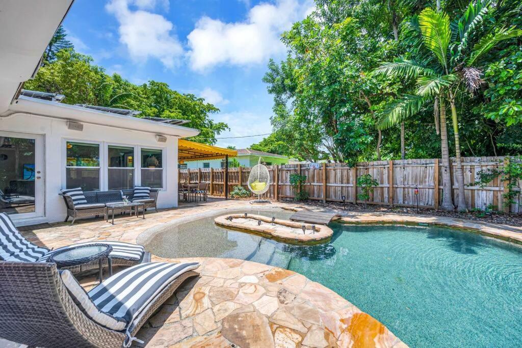 Вилла Modern Tropical Pool House North Miami Hot Tub Экстерьер фото